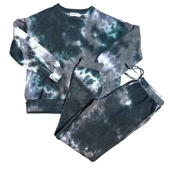 For The Republic Tops - NWT For The Republic So Soft Tie Dye Sweat Top With Matching Bottom Size XSmall